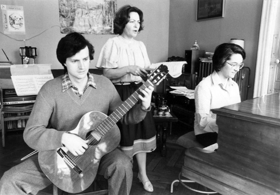 Maiteren estilo klasikoko lehen entseguak. Baiona, 1987.