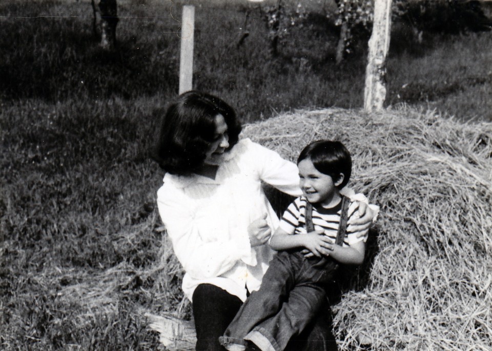 Maite eta Ur, Ugaoko baserrian. 1976.