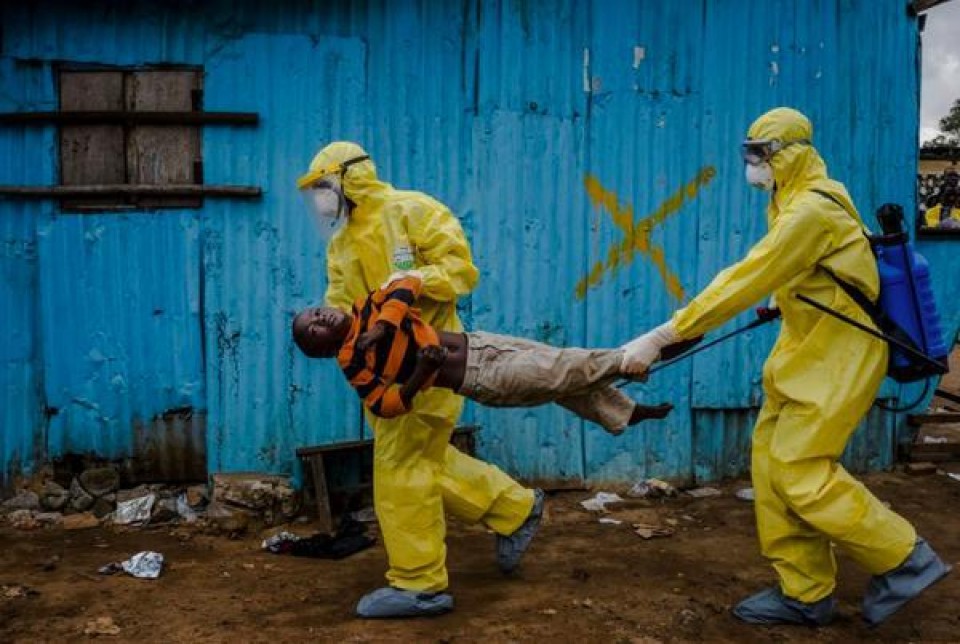 En Sierra Leona, cinco personas se contagian de ébola cada cinco minutos. EFE
