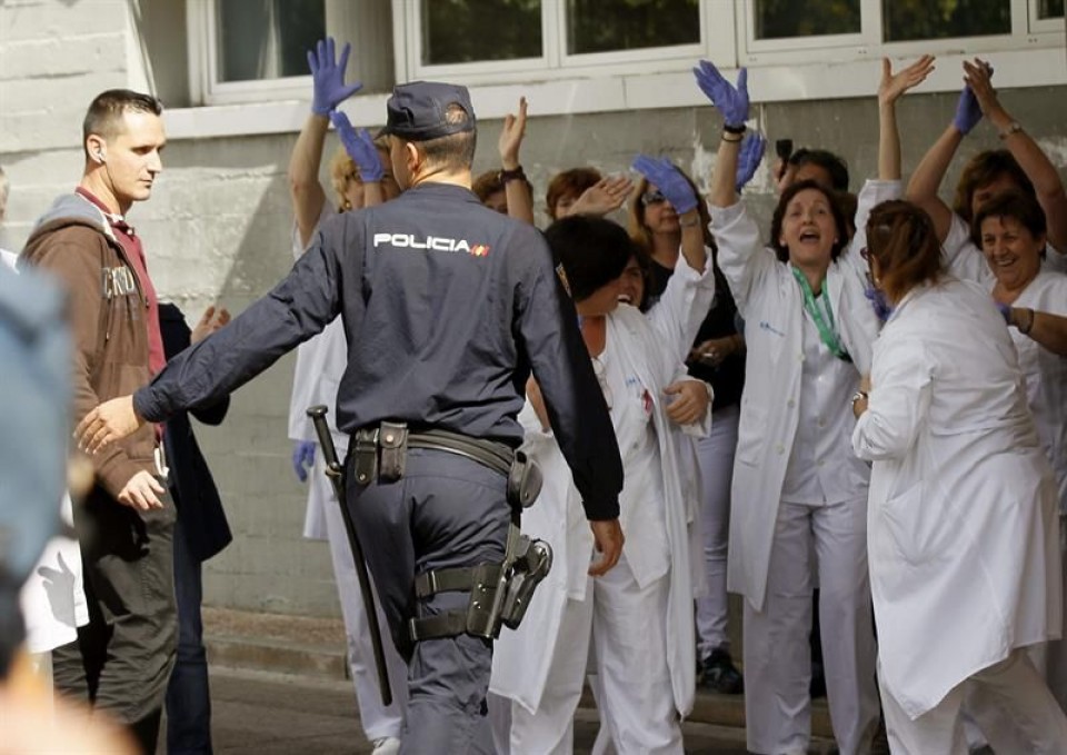 Protestak Carlos III ebola efe