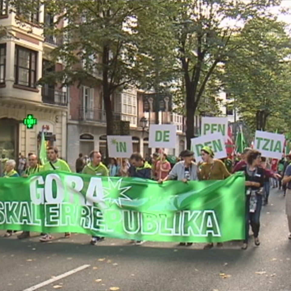 Miles de personas reivindican la independencia de Euskal Herria en Bilbao. Foto: EiTB