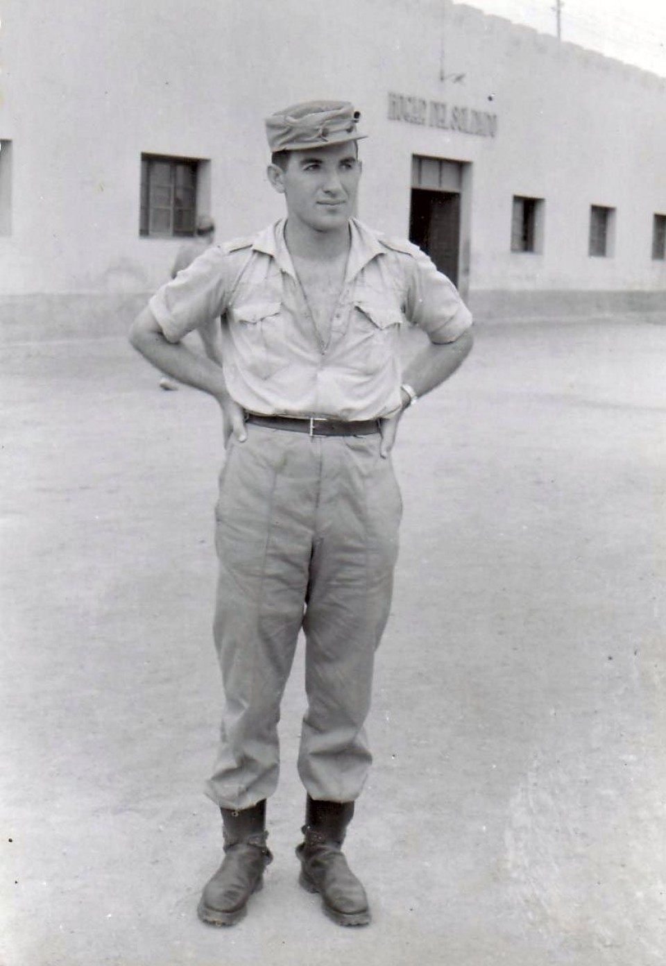 Joxe Mari soldadutzan. Sidi Ifni (Maroko), 1960. Argazkia: EiTB