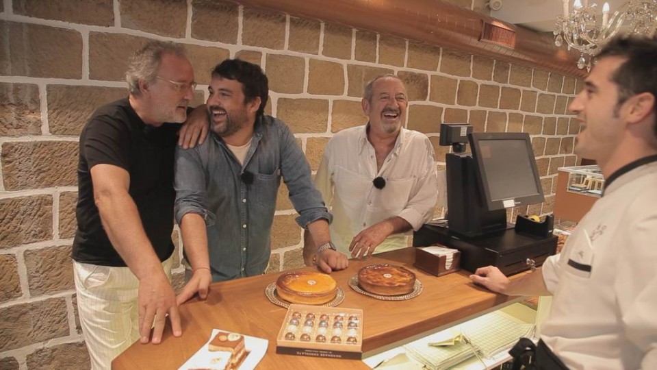 Ander eta Ramon Joseba Arguiñanoren okindegira joan dira Karlos Arguiñanorekin.