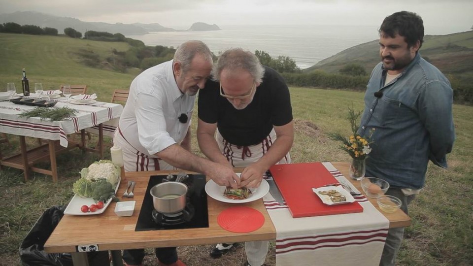 Ramón cocina para Karlos Arguiñano en el reto.