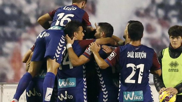 El Eibar celebra uno de los goles. Foto: EFE