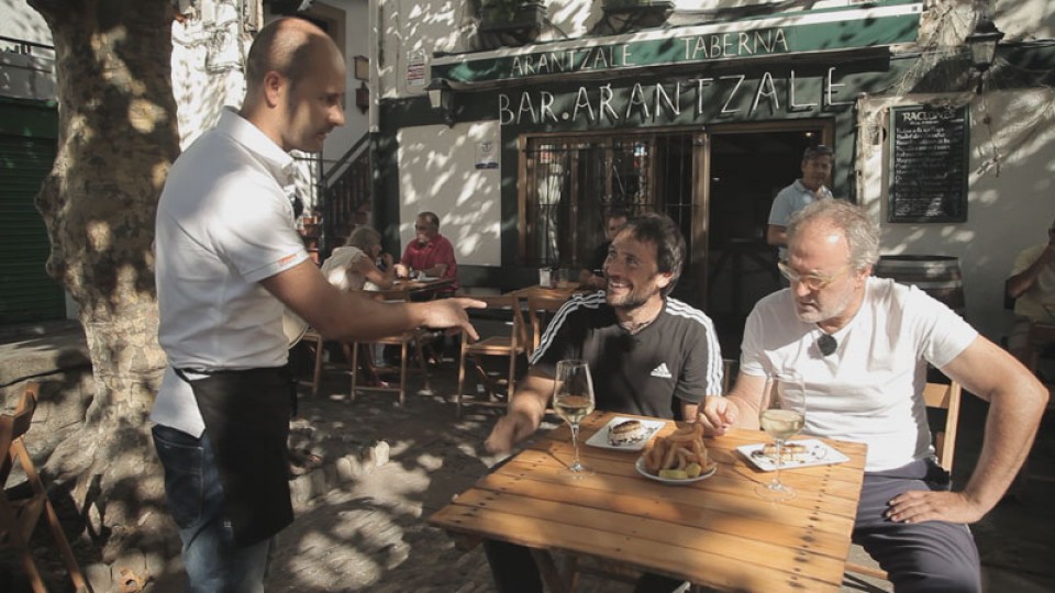 Alex Txikonekin, Algortan. Argazkia: EITB