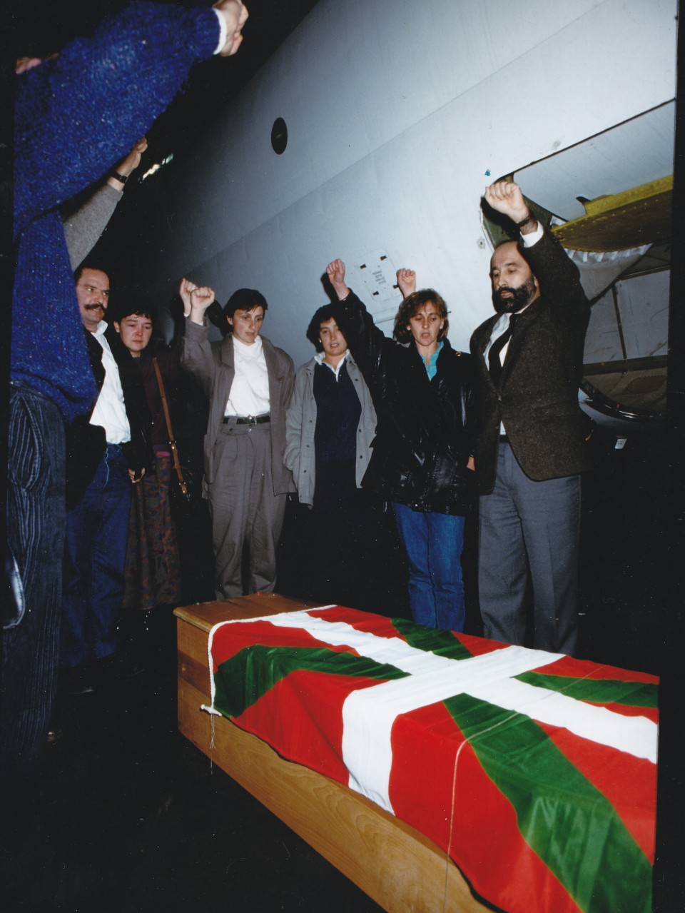 Iñaki, Christiane Fando eta Txomin Iturberen familiarekin. Aljeria, 1987