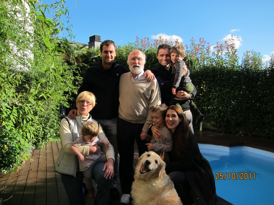 Elena, seme-alaba eta bilobekin. Donostia, 2011