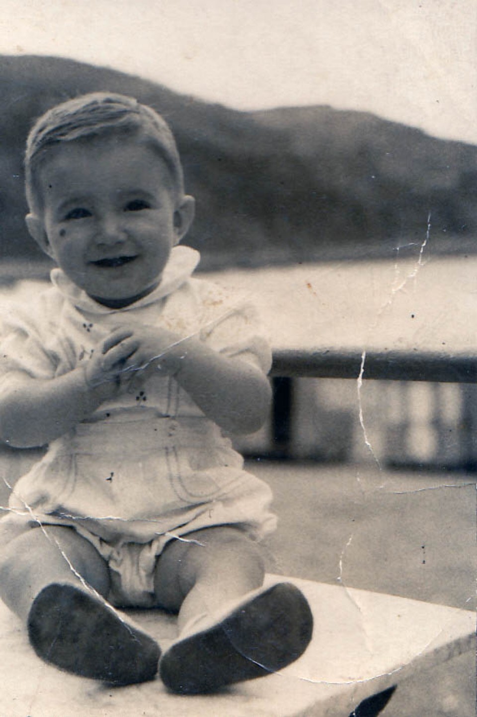 Iñaki Esnaola hilabete eta erdirekin. Deba, 1949