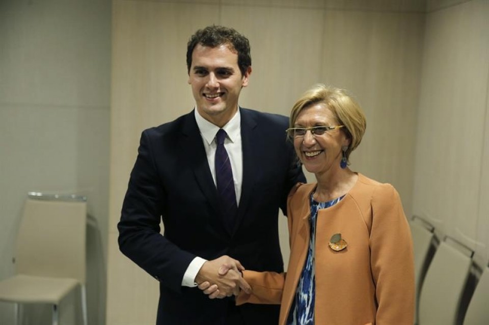 La líder de UPyD Rosa Díez y el presidente de Ciutadans, Albert Rivera. Foto: EFE