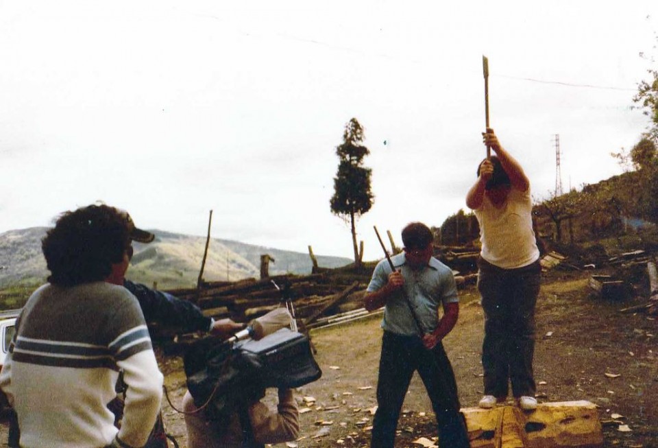 Mieltxo,  Gabriel anaiarekin  eta Japoniako telebistako langileekin. Leitza, 1983