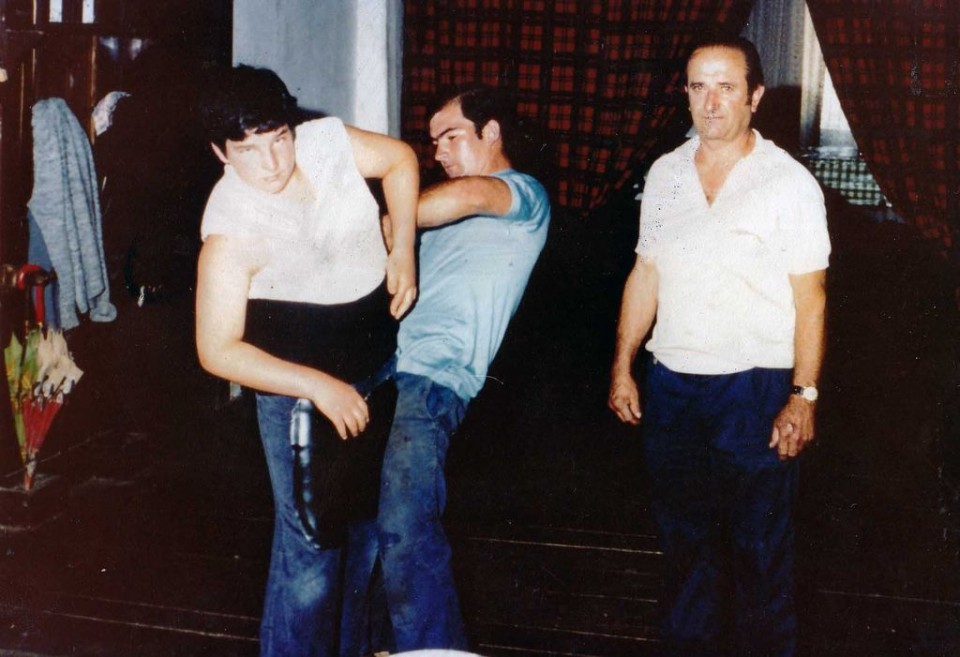 Mieltxo, Gabriel anaiarekin eta Patxi Biurrunekin. Leitza, 1981