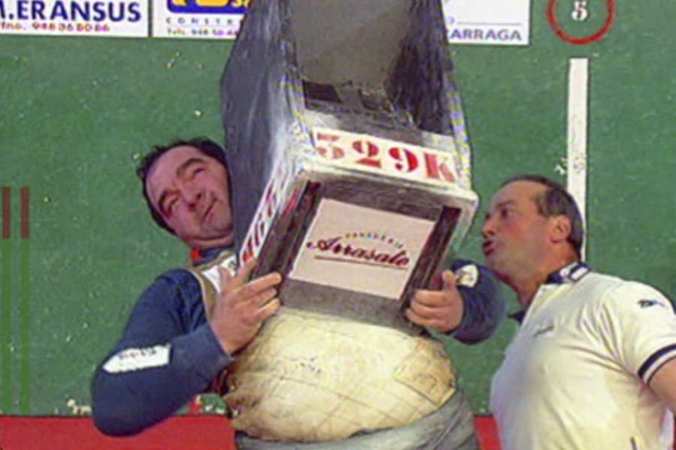 Mieltxo, 329ko harria altxatzen, Jexux Mari Billabona \