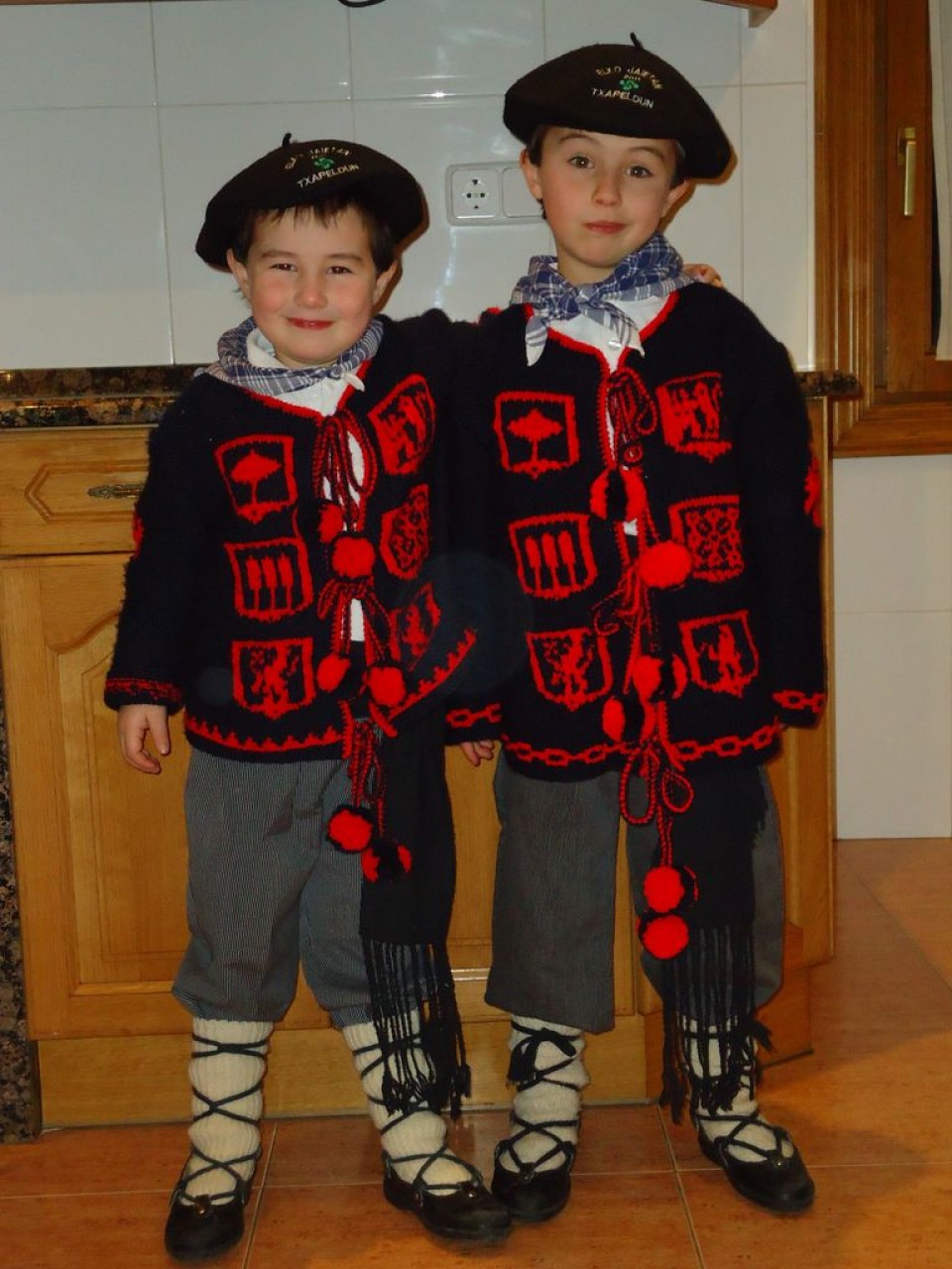 Aitor eta Mikel semeak. 