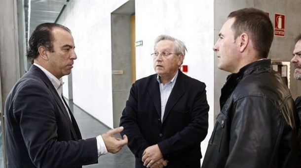 Los portavoces de UPN y Aralar Carlos Garcia Adanero y Patxi Zabaleta. Foto: EFE