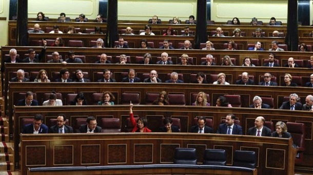 Los diputados socialistas durante la votación en el Congreso. Foto: EFE