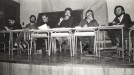 Euskararen Legearen inguruko debate publikoa. Tolosa, 1982 (eskuinetik hasita: Kike Amonarriz, Ramon Etxezarreta, Antton Elosegi, Inazio Agirre, Jesus Egiguren eta Joseba Barriola)  title=