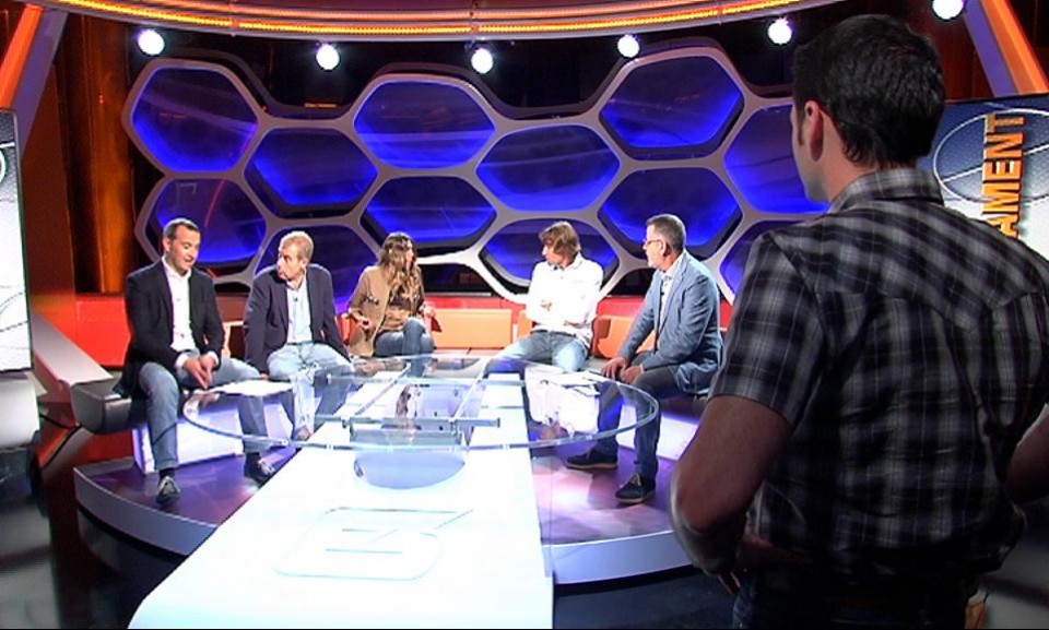 Iñaki mira el programa de TV3