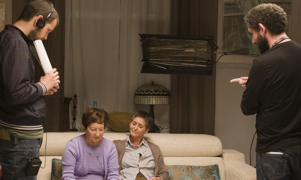 Itziar Aizpuru “80 egunean” filmeko grabazioan, Maria Asun Pagoaga aktorearekin eta Jon Garaño eta Jose Mari Goenaga zuzendariekin. 2010