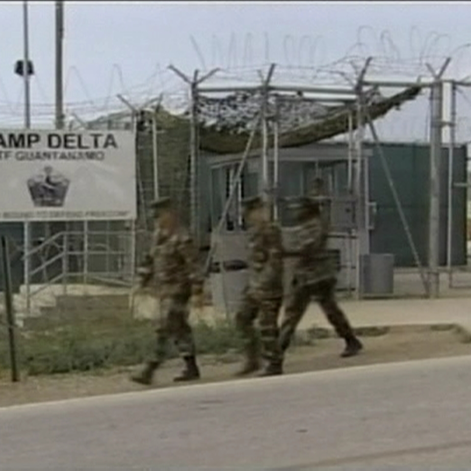 Sei presoak Montevideoko ospitale militarrera eraman dituzte. Argazkia: EFE