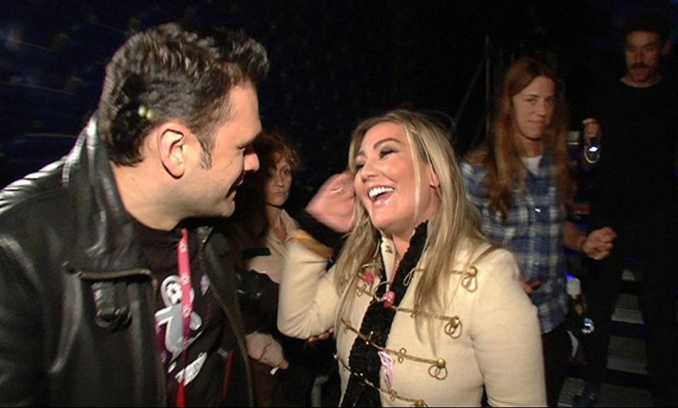 Iñaki charla con Amaia al finalizar el concierto