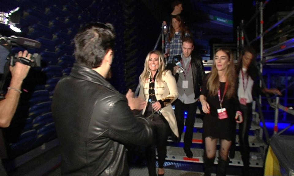 Amaia, bajando del escenario