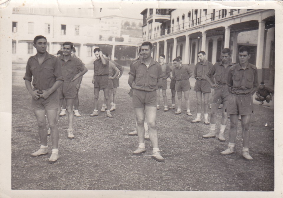 Miguel Lazpiur, soldaduskan. Loiola, 1964 