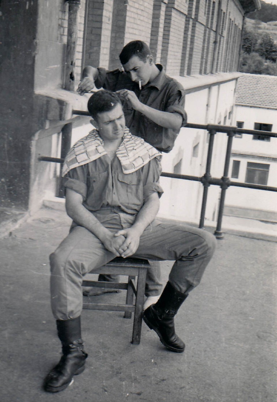 Miguel Lazpiur, soldaduskan. Loiola, 1964 