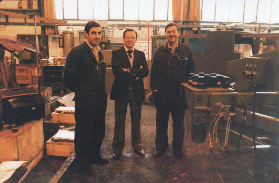 Lazpiur anaiak, Holandarako tresna bat egin berritan. Bergara, 80.hamarkada.