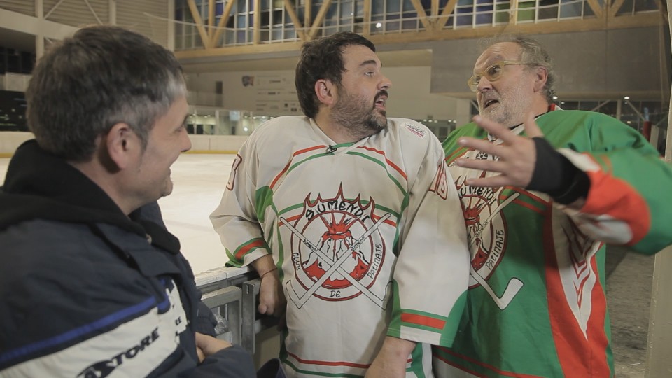 Ramon eta Ander, hockey jokalariak bezala jantzita