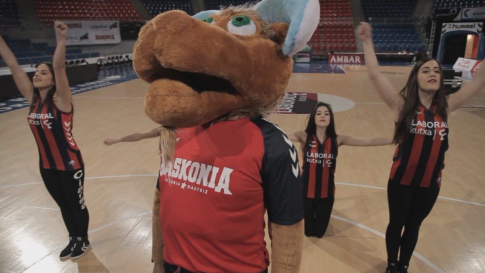 Ramon, 'Aker' bihurtu da, Baskoniako maskota