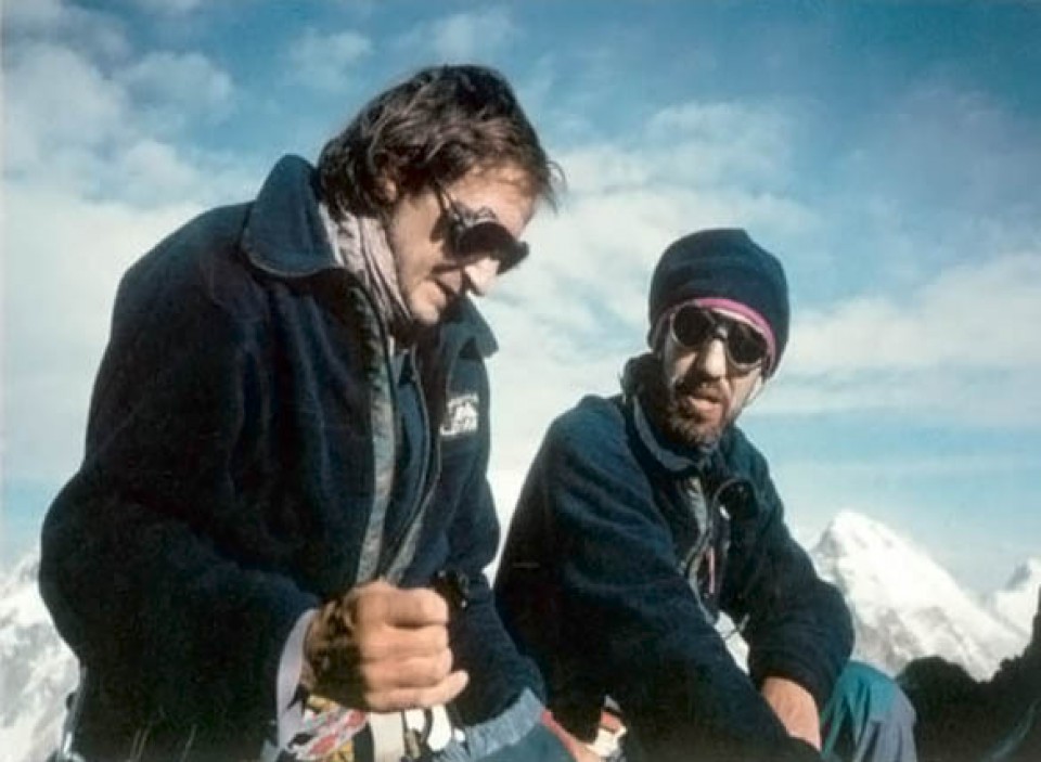 Atxo Apellaniz eta Juanjo San Sebastian K2ko tontorra iparraldetik egin aurreko egunetan. 1994