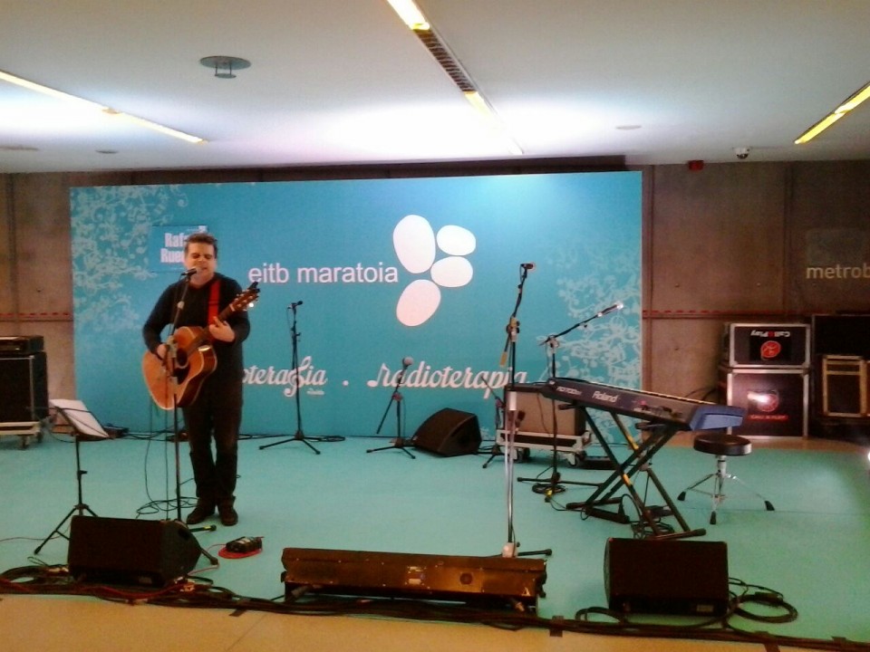 Actuación de Rafa Rueda