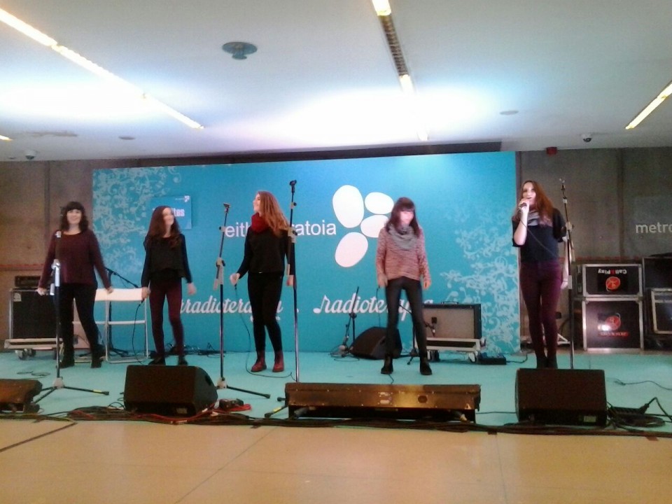 Actuación de The Kites