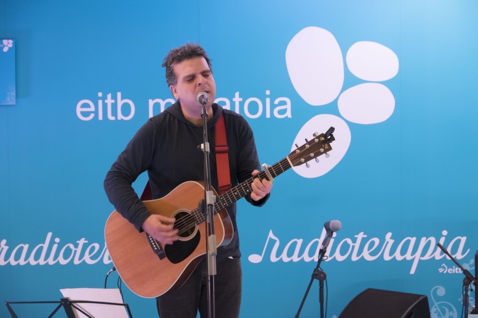 Actuación de Rafa Rueda