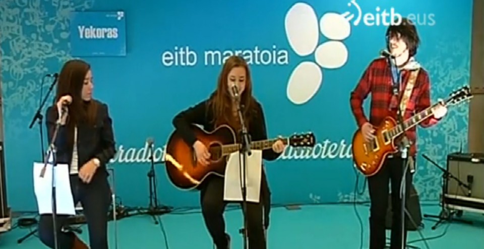 El grupo Yekoras actúa en el maratón musical