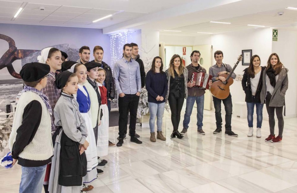 Realeko jokalariak, neskak eta mutilak, Gozategi Anaiekin