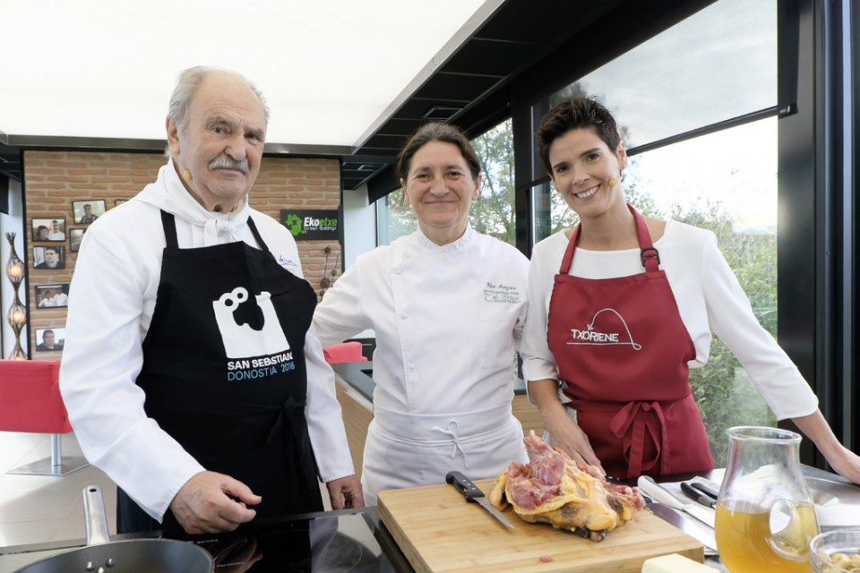 Luis Irizar, invitado de excepción para celebrar el programa 200 de 'Txoriene'. (Foto: EiTB)