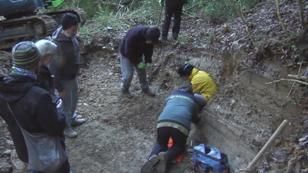 Exhumación de una víctima de la Guerra Civil