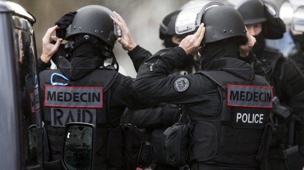 Policías en Paris, tras el atentado contra Charlie Hebdo. Foto: EFE