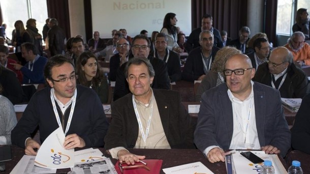 Josep Rull, Artur Mas eta Lluis Corominas CDC alderdiaren kontseilu nazionalean. Argazkia: EFE