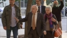 Pujol y su esposa llegan al juzgado entre gritos de 'ladrón'