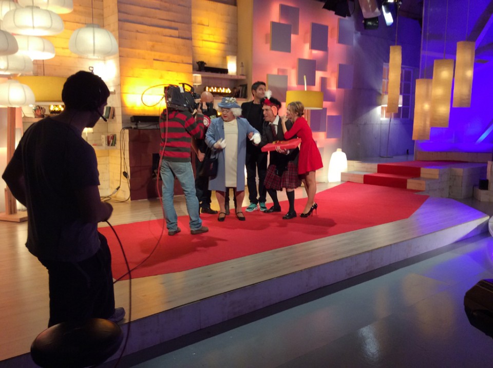 Elisabet II erregina eta Karlos printzea, saioan