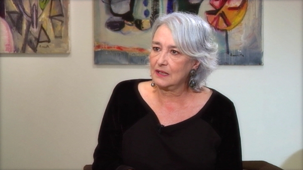 Arantxa Urretabizkaia idazle eta kazetariari elkarrizketa