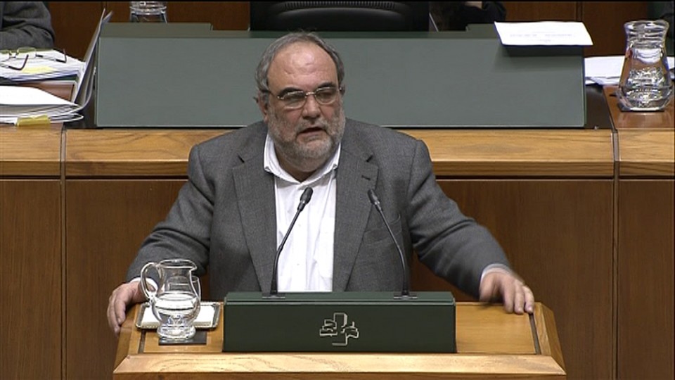 El debate ha llegado a la Cámara a propuesta del parlamentario del PSE-EE Mikel Unzalo. EiTB