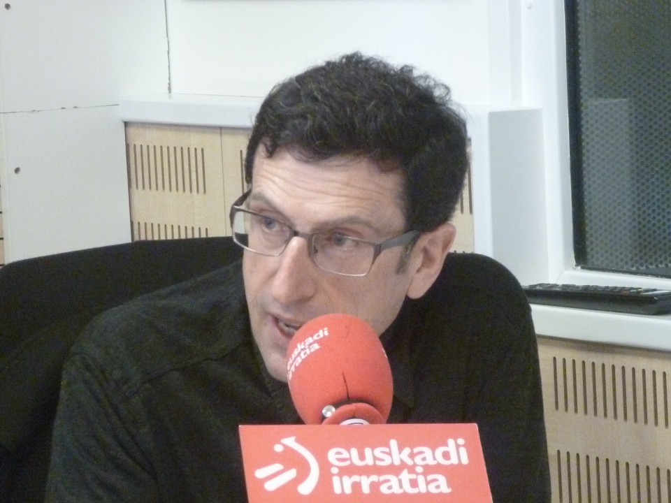 El director general de la Ertzaintza, Gervasio Gabirondo, en Euskadi Irratia. EiTB