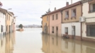 El riesgo de inundaciones ha pasado ya, pero no baja el caudal del río