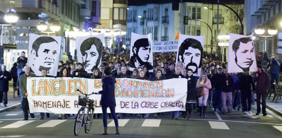 La manifestación en memoria de los 5 trabajadores que murieron hace 39 años en Vitoria-Gasteiz. EFE