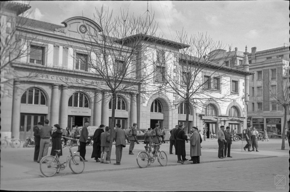 Año 1957. Autor S. Arina