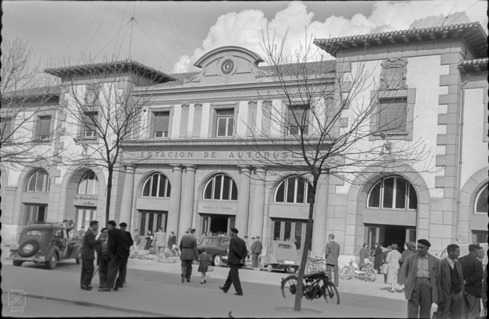 Año 1957. Autor S. Arina